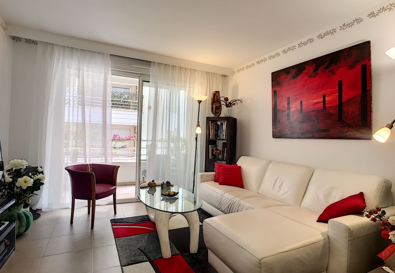 Apartment in Nice - N&J - VILLA HARMONIE TERRASSE - Central - Parking