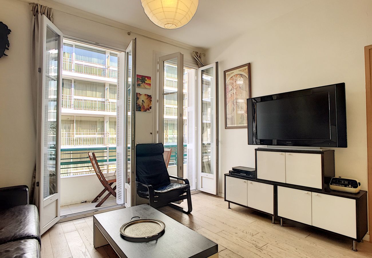 Apartment in Nice - N&J - TROIS PROMENADE - Central - Very close sea