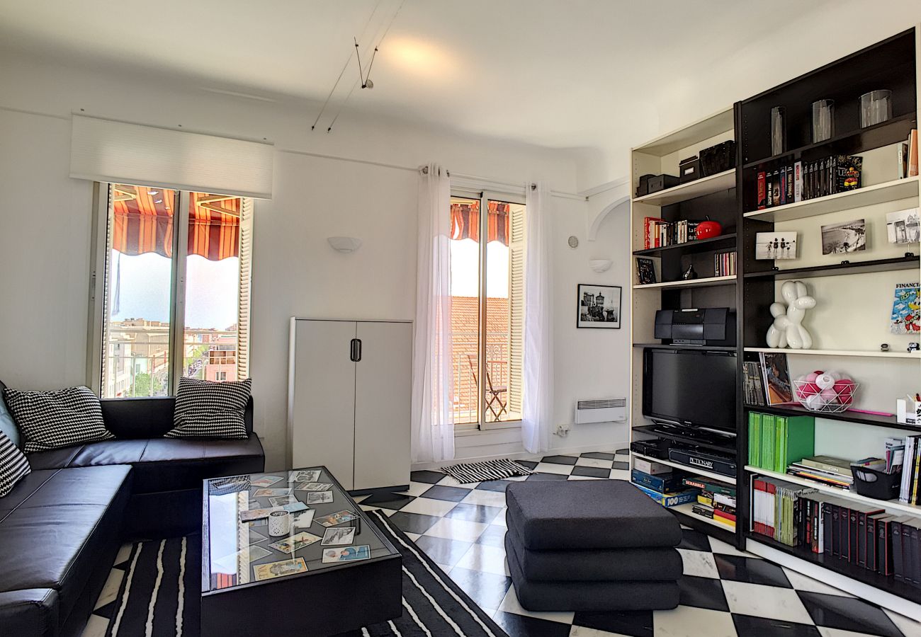 Apartment in Nice - N&J - NOTRE DAME - Hyper center - Top floor