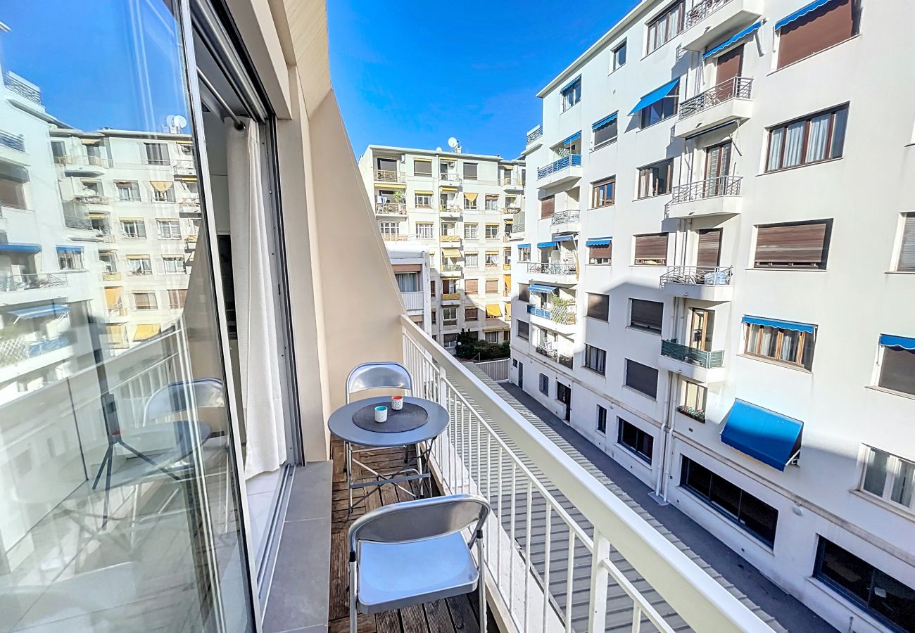 Studio in Nice - N&J - PALMA BEACH - Central - Near Beach 