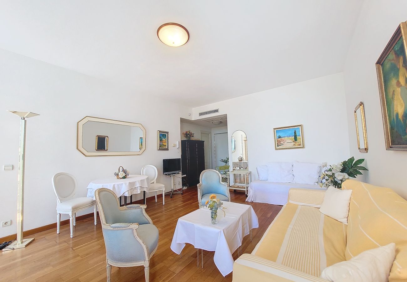 Apartment in Nice - ESCALE AZUR - MOBILITY LEASE FROM 1 TO 10 MONTHS