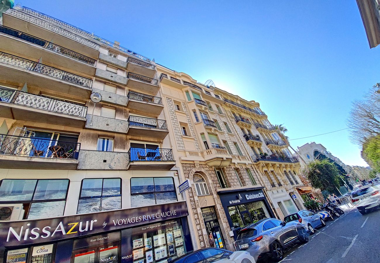 Appartement à Nice - N&J  - L'OLIVIER - Central - Proche mer 