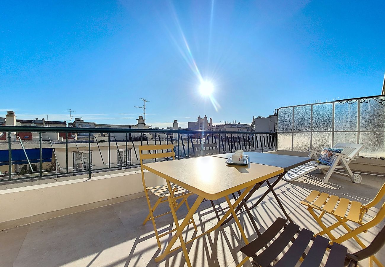 Appartement à Nice - N&J  - CIEL AZUR - Terrasse - Proche mer 