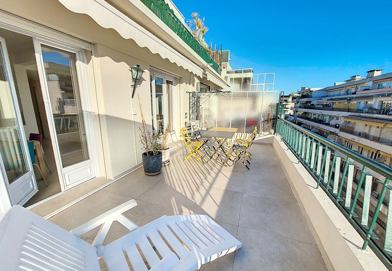 Appartement à Nice - N&J  - CIEL AZUR - Terrasse - Proche mer 