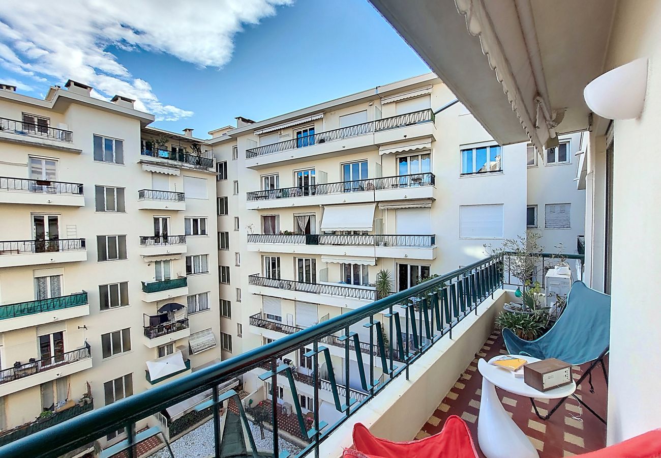 Appartement à Nice - N&J  - BAIETA - Central - Balcon