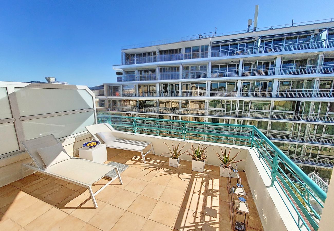 Appartement à Nice - N&J  - LA MAREE BLEUE - Terrasse - Très proche mer 