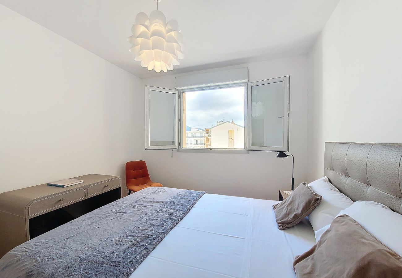 Appartement à Nice - N&J - LE GABRIEL - Central - Très proche mer 